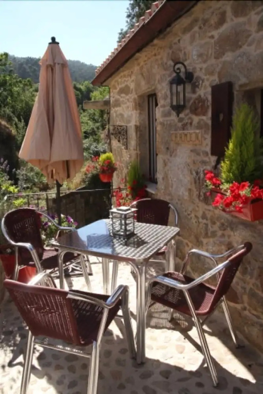 Casa de Carmen. Bañera, terraza con vistas