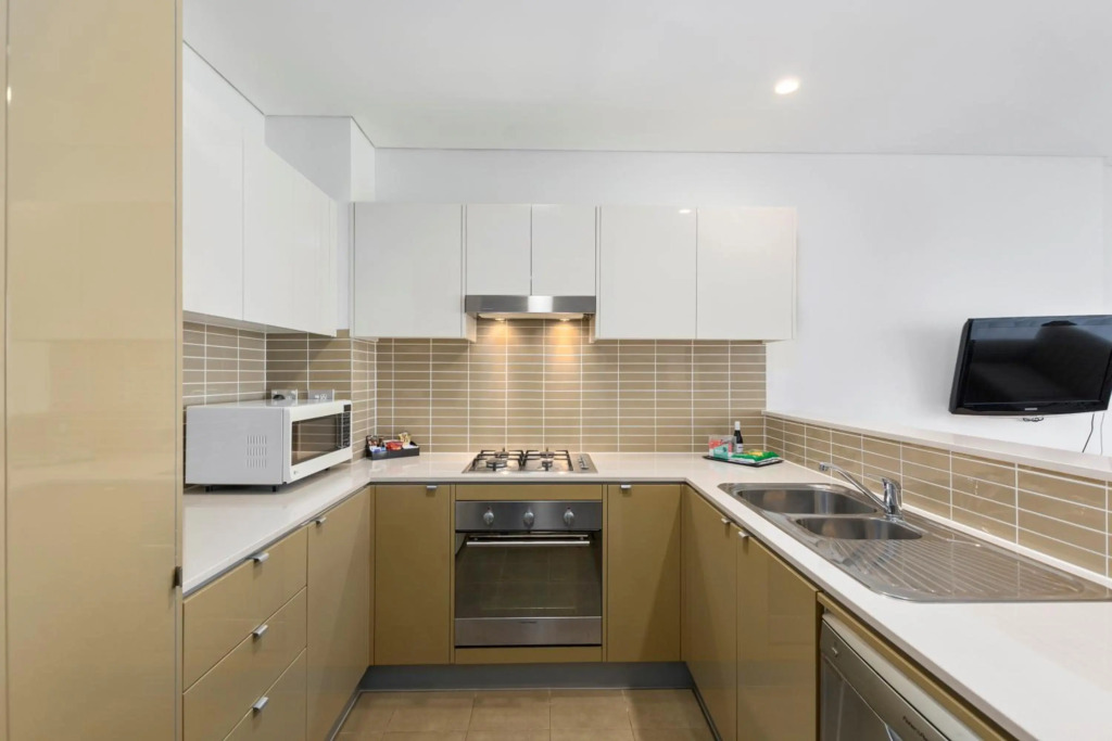 Quality Suites Pioneer Sands