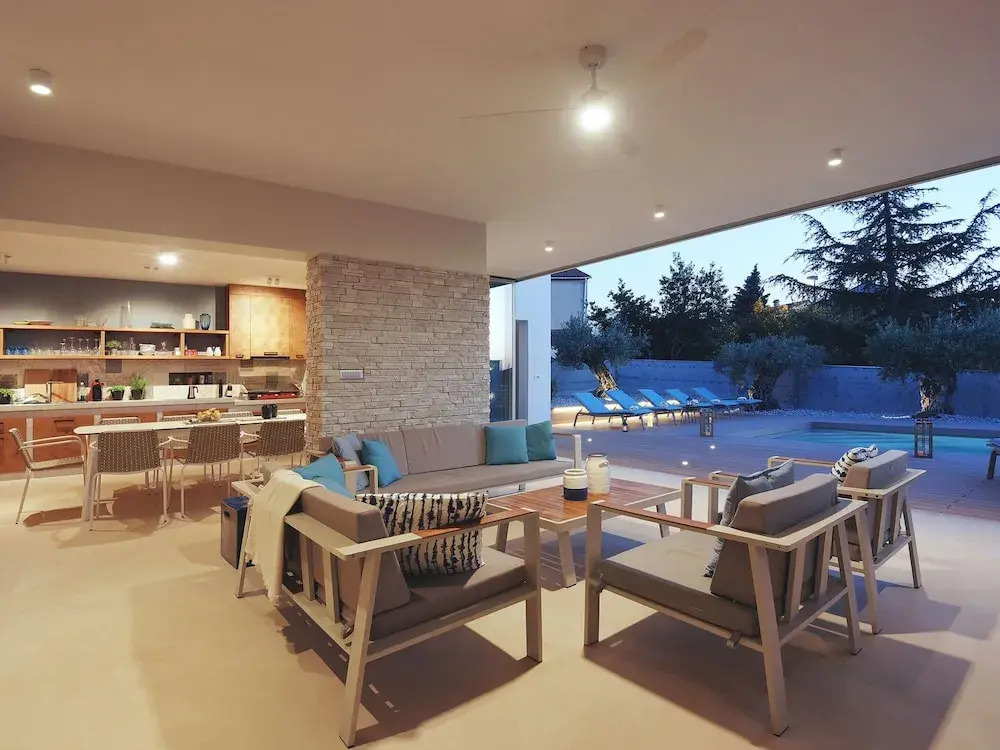 Villa in Stinjan with Pool and Sea View