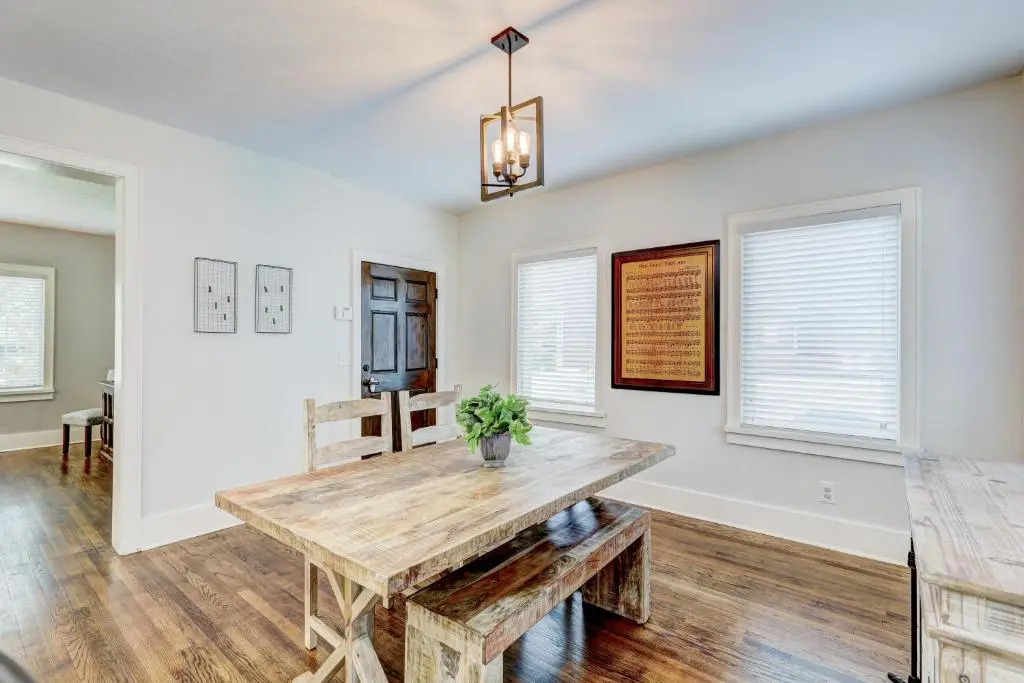 Luxury Capitol Home Sleeps 16 Office & Hot Tub