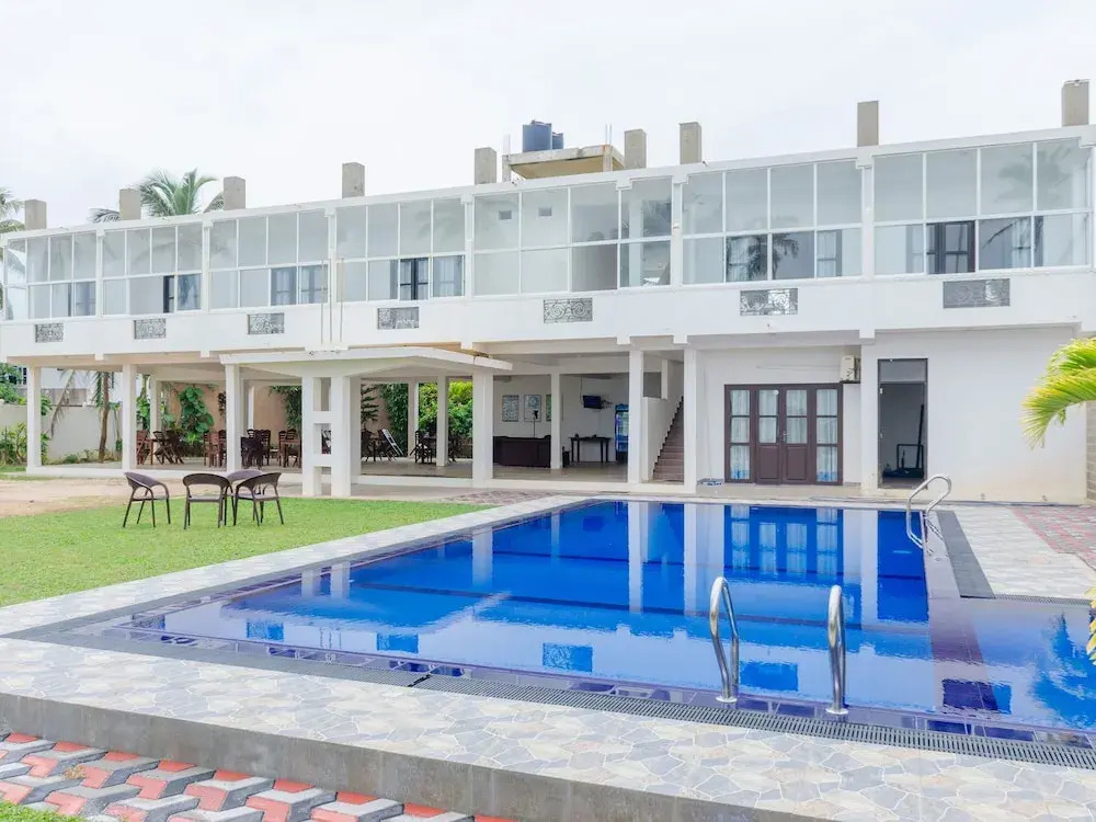 OYO 406 Moya Hotel & Beach Resort