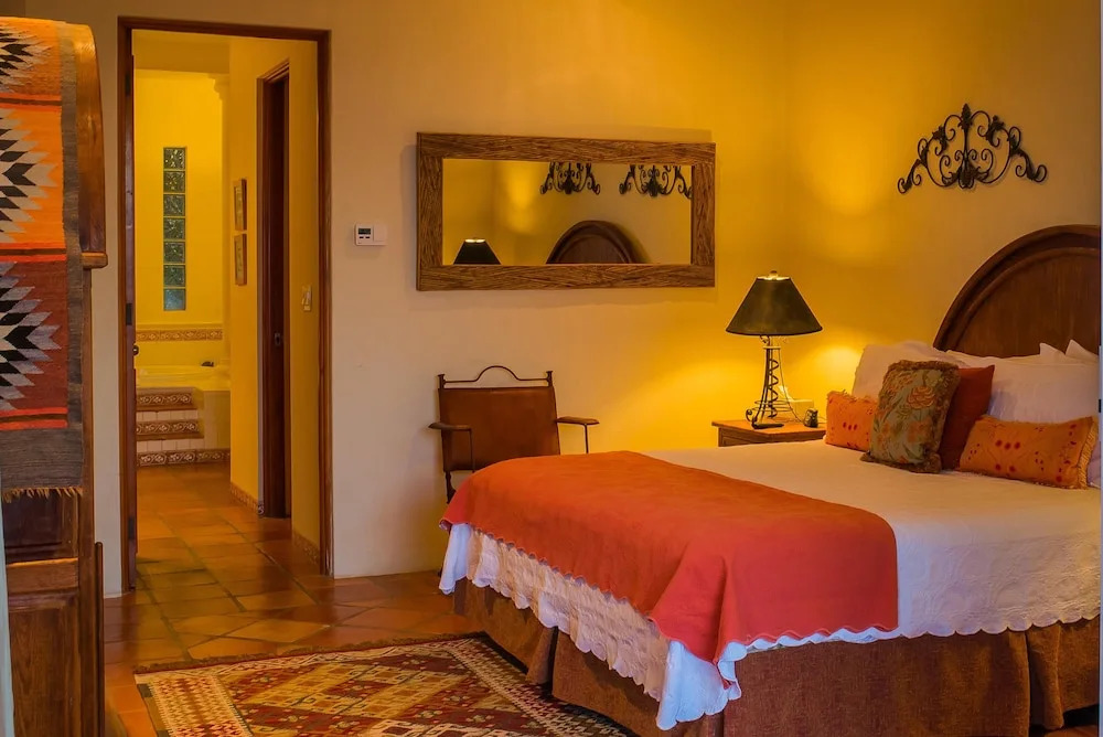 Golfers Paradise Across From Palmilla Beach at Villas del Mar 212