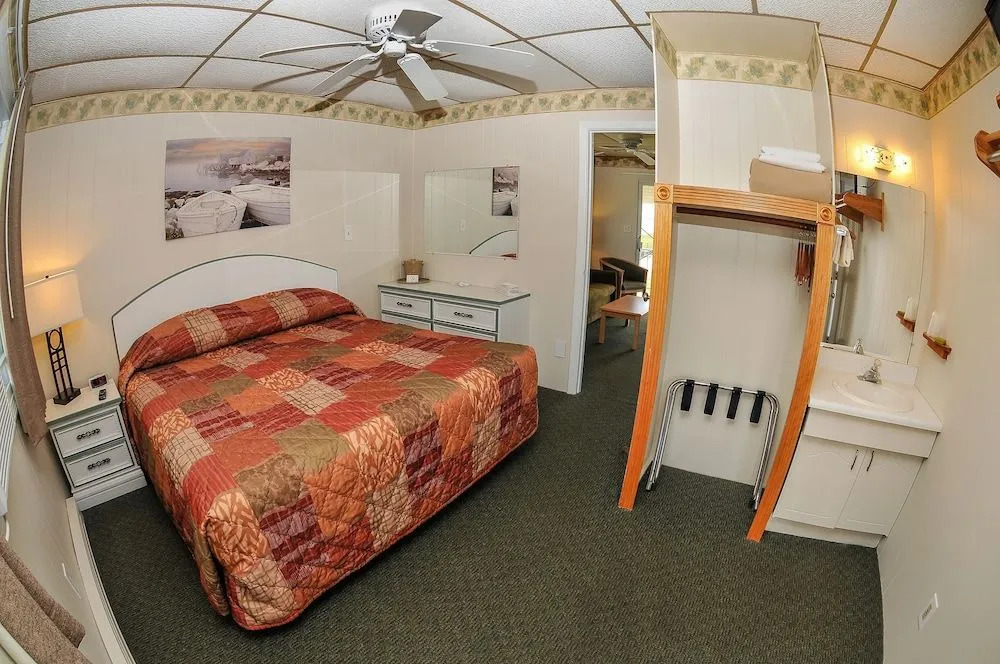Friendship Oceanfront Suites