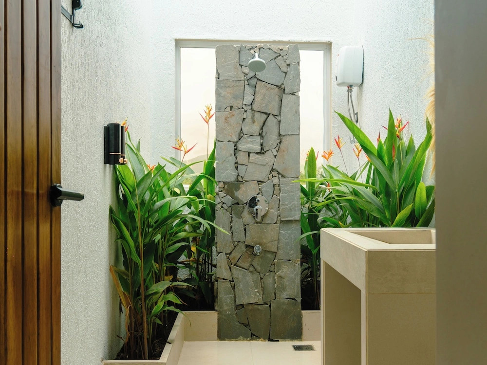 Hidden Beach Resort by Greenleaf Aqua