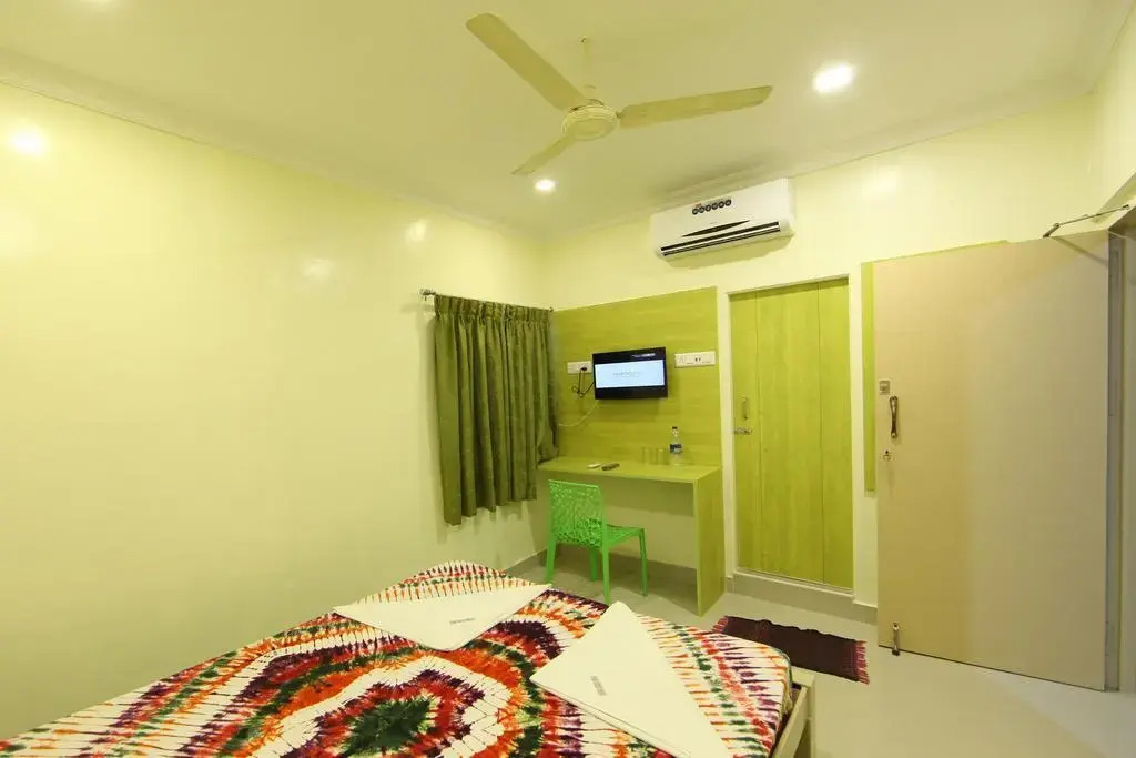 Oyo 17157 Pearl Guest House