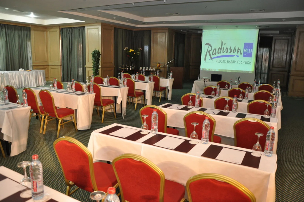 Отель Parrotel Beach Resort