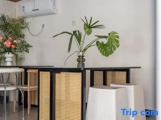 Hangzhou Yunzhongxi Homestay (Jiuxi Road Zhijiang Road)