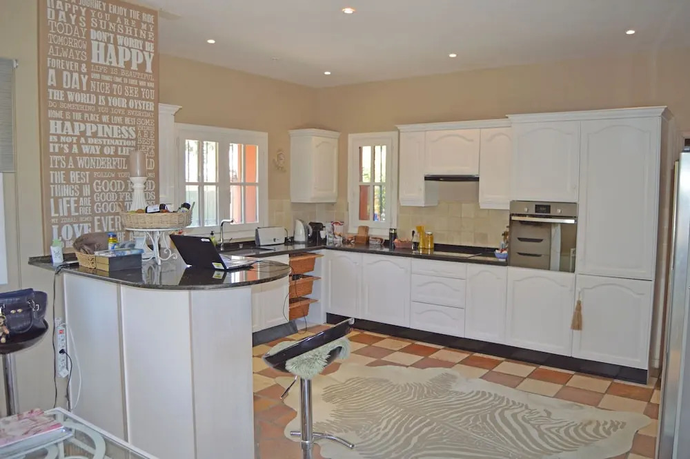 Holiday villa with 5 bedrooms, private pool, Nueva Andalucia, Marbella