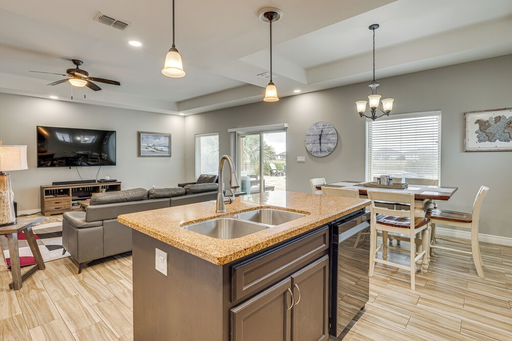 Laguna Vista Resort-style Home, Private Pool & Spa