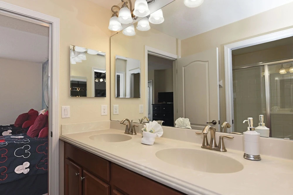 Champions Gate 1443 - Six Bedroom Pool Home