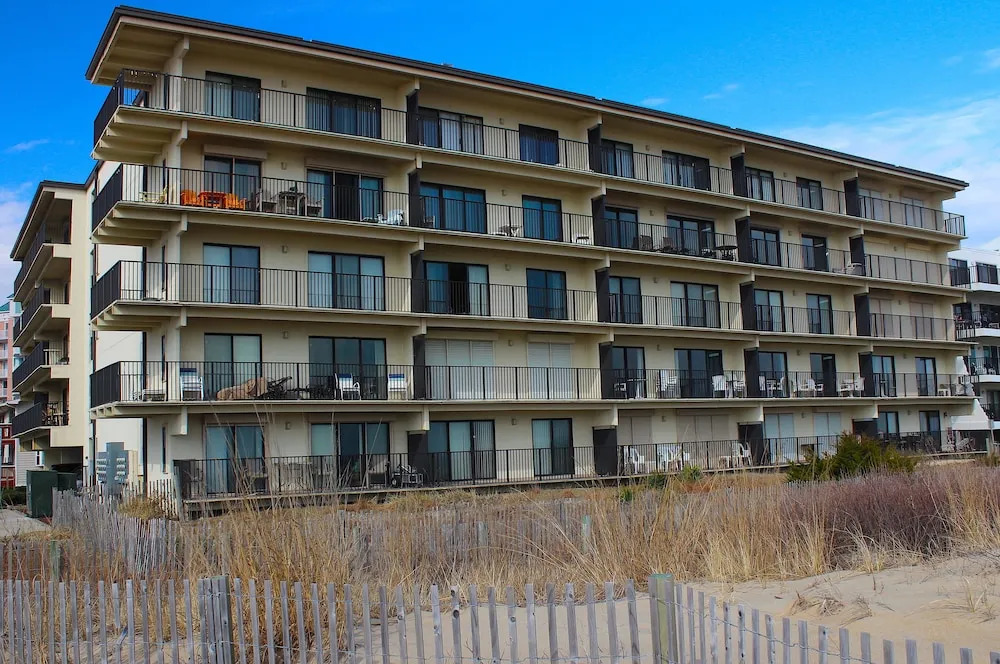 Sandy Square 104