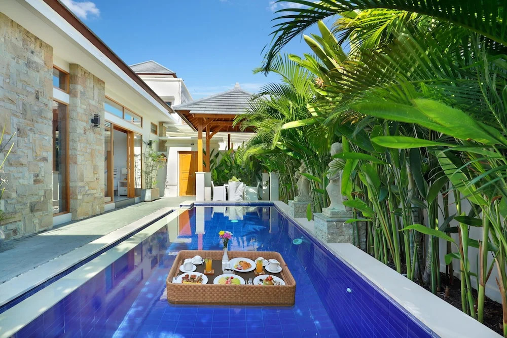 Holl Villa by Wildflower Group