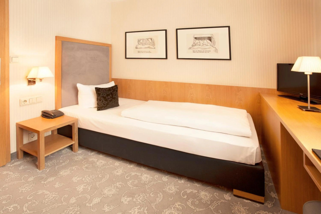 TOWNHOUSE Hotel