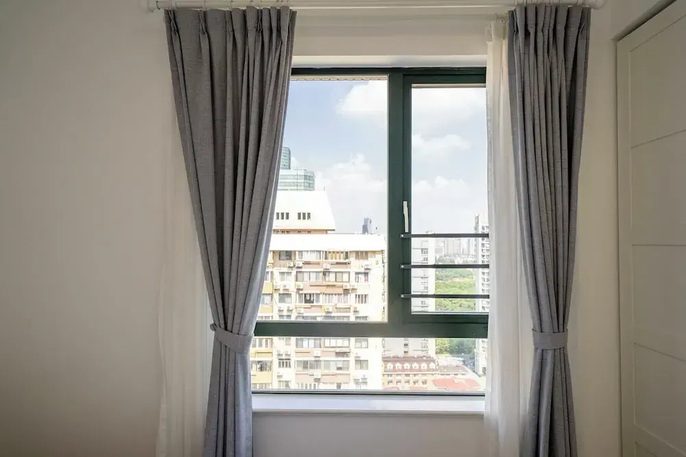 Tyms Spacious 4BR 2BA Apt Xujiahui