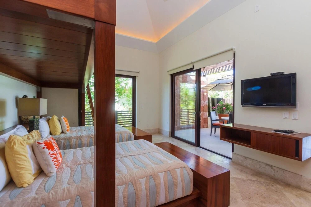 Sunny Vacation Villa 44