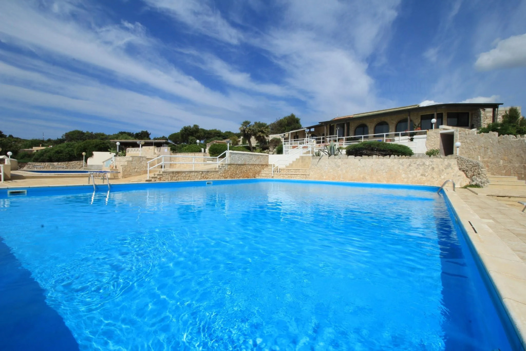 Emy Pool Residence