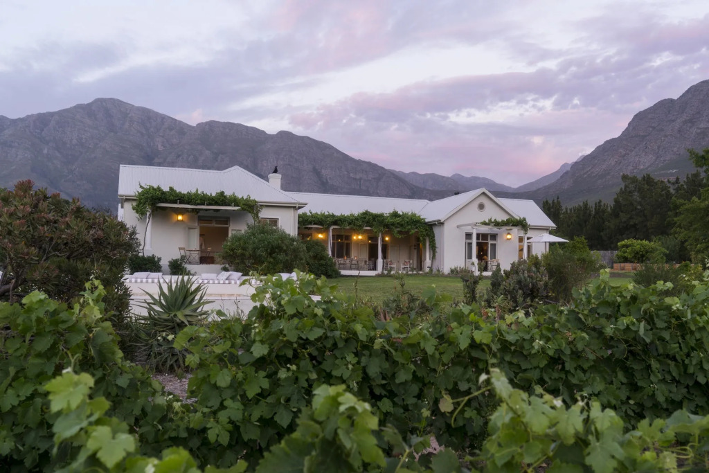 Cape Vue Country House