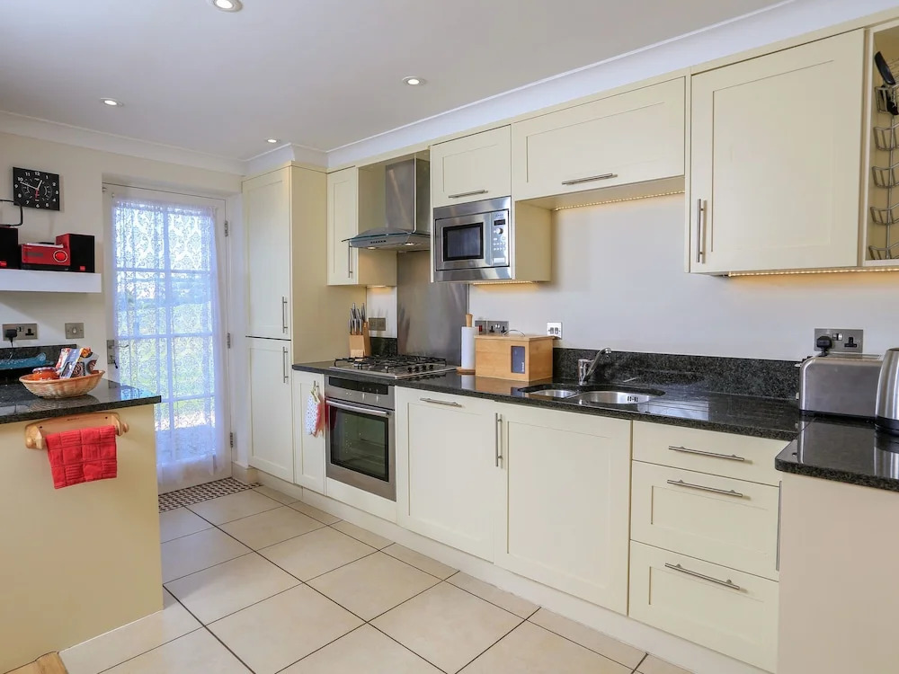 5 Thurlestone Beach