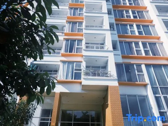 Spacious Duplex w/ Private Pool & City View