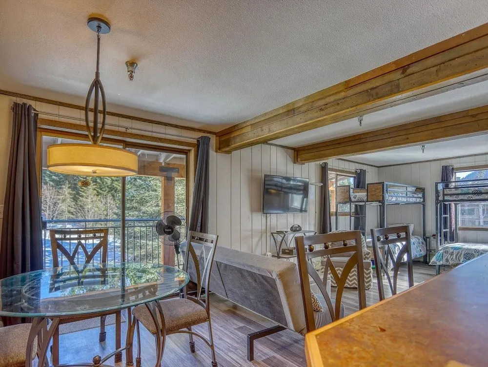 Geothermally Heated Outdoor Pool and Scenic Deck - Cozy Studio Retreat