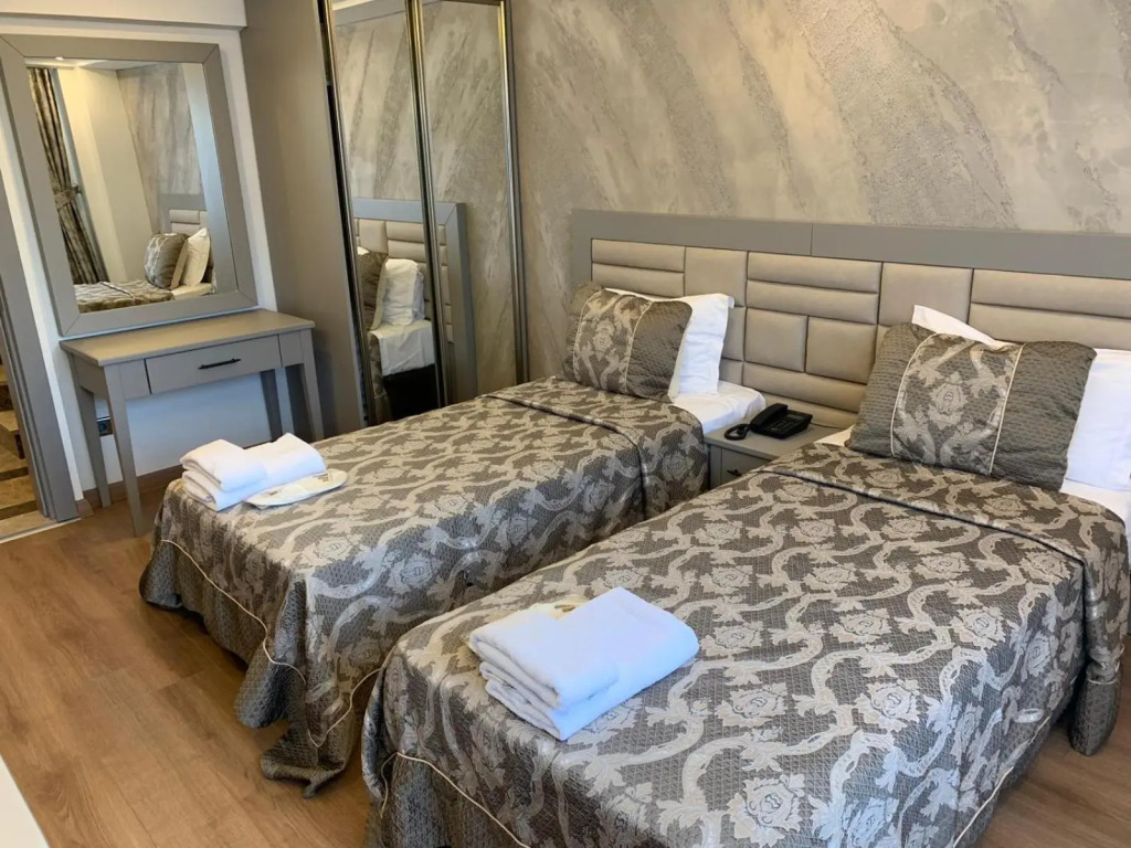 Regency World Suite