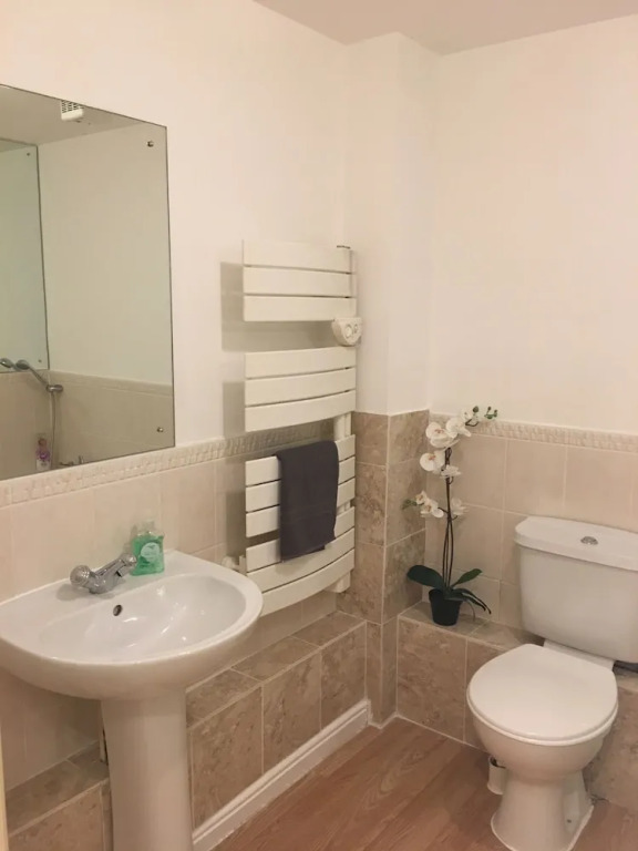 City Pad with balcony and secure parking