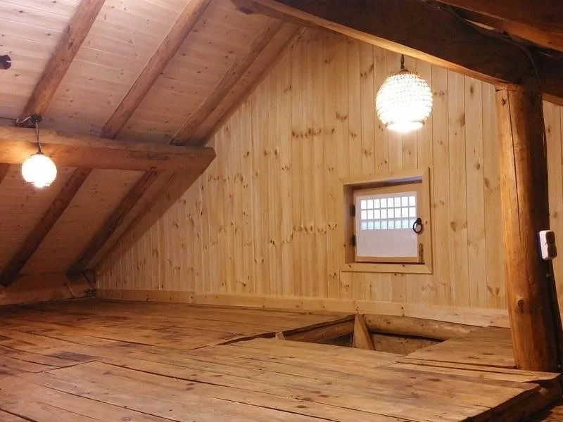 Buksorak Red Clay House