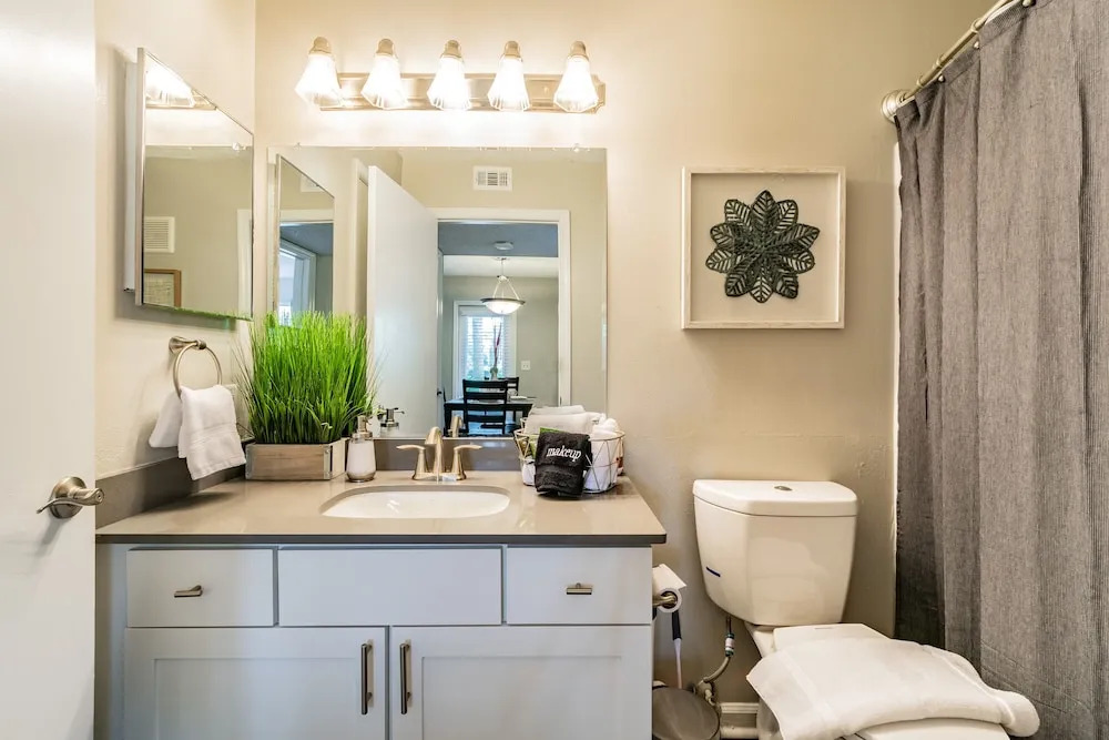 CP-514: Luxury Clearwater Apartment