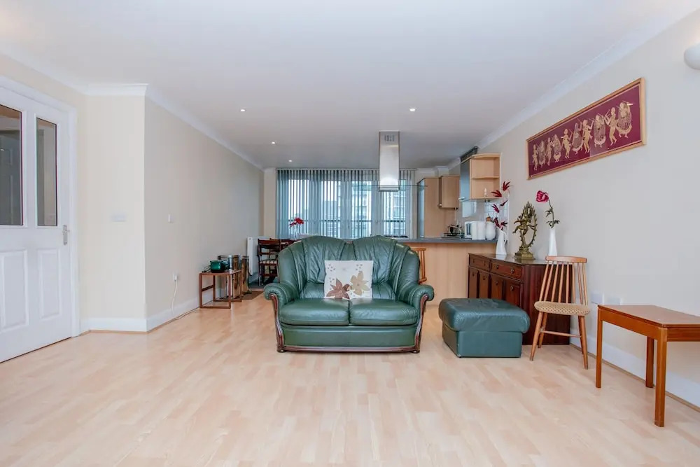 2 Bedroom Balcony Apartment In Putney