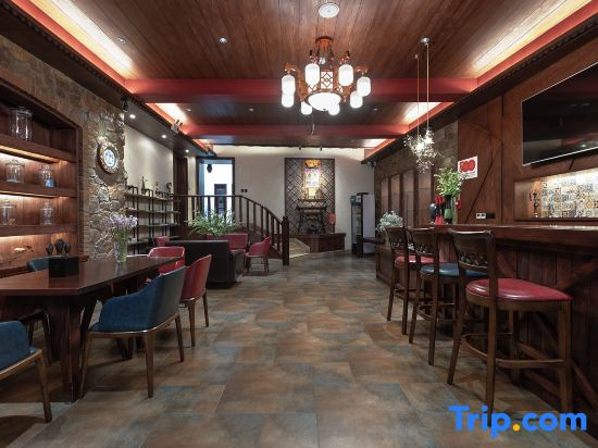 Xiangge Huangfu Holiday Hotel