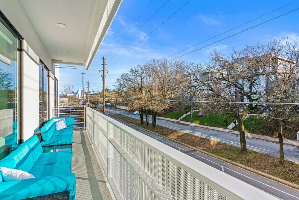 Illume Resort-style Haven Spacious Balcony 2 Bedroom Condo