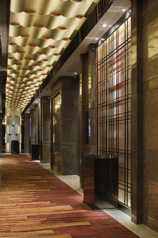 Royal Plaza Hotel