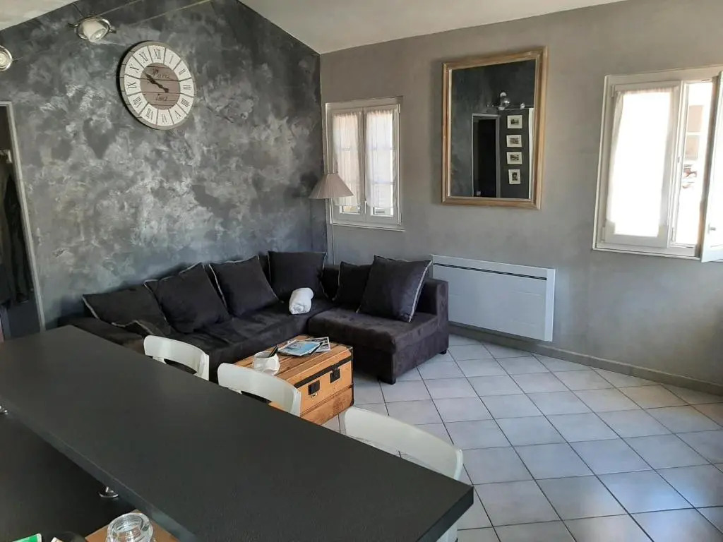 T2 centre ville vue Faron 40m2 en zone pietonne 4ème étage