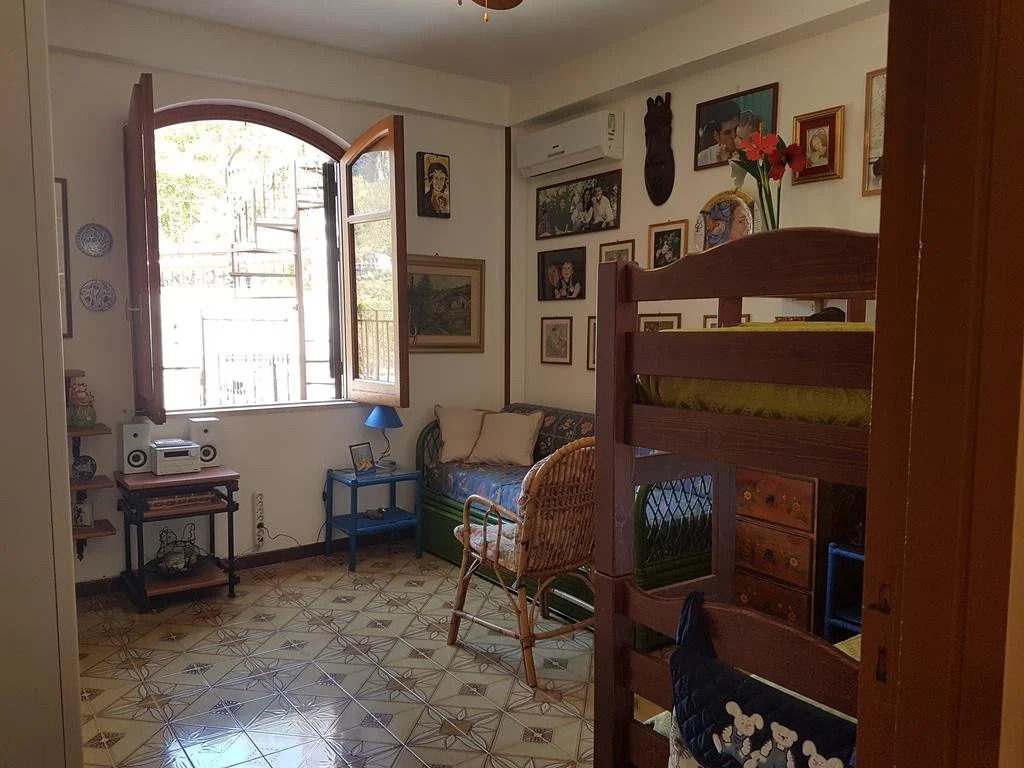 Villa del Golfo Urio with swimming pool shared by the two apartments it is essential to have a car