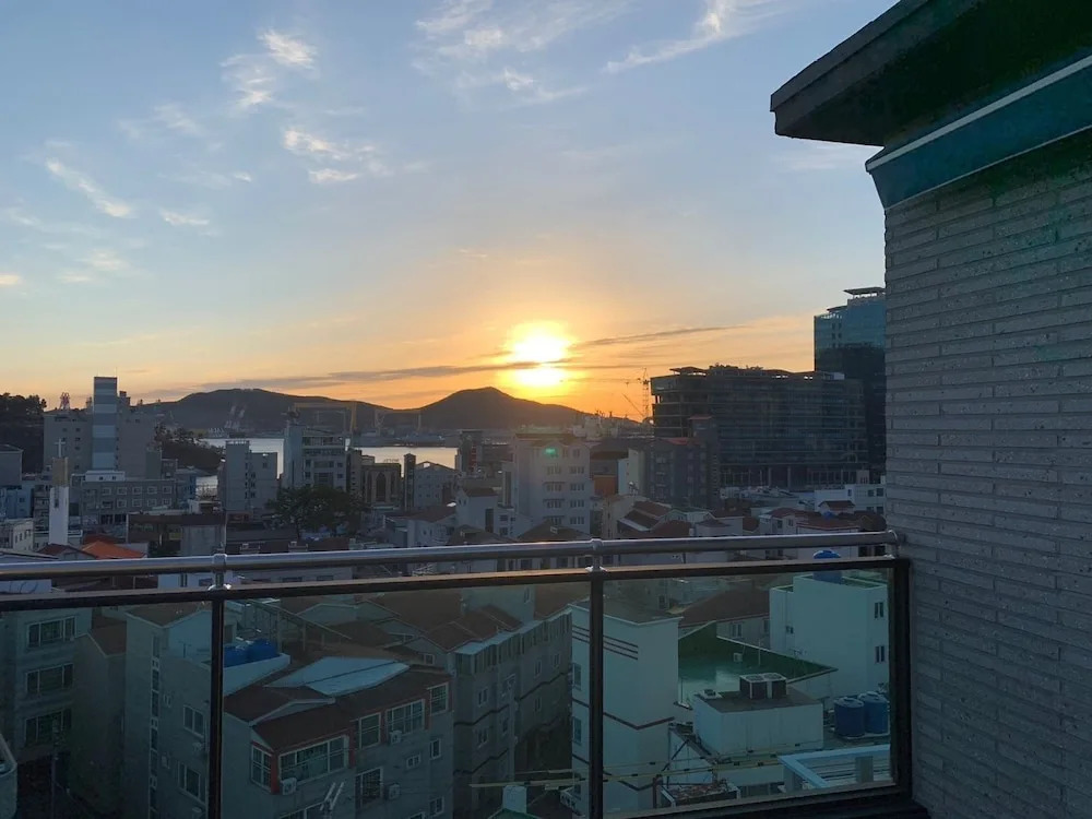 Brown Dot Hotel Geoje