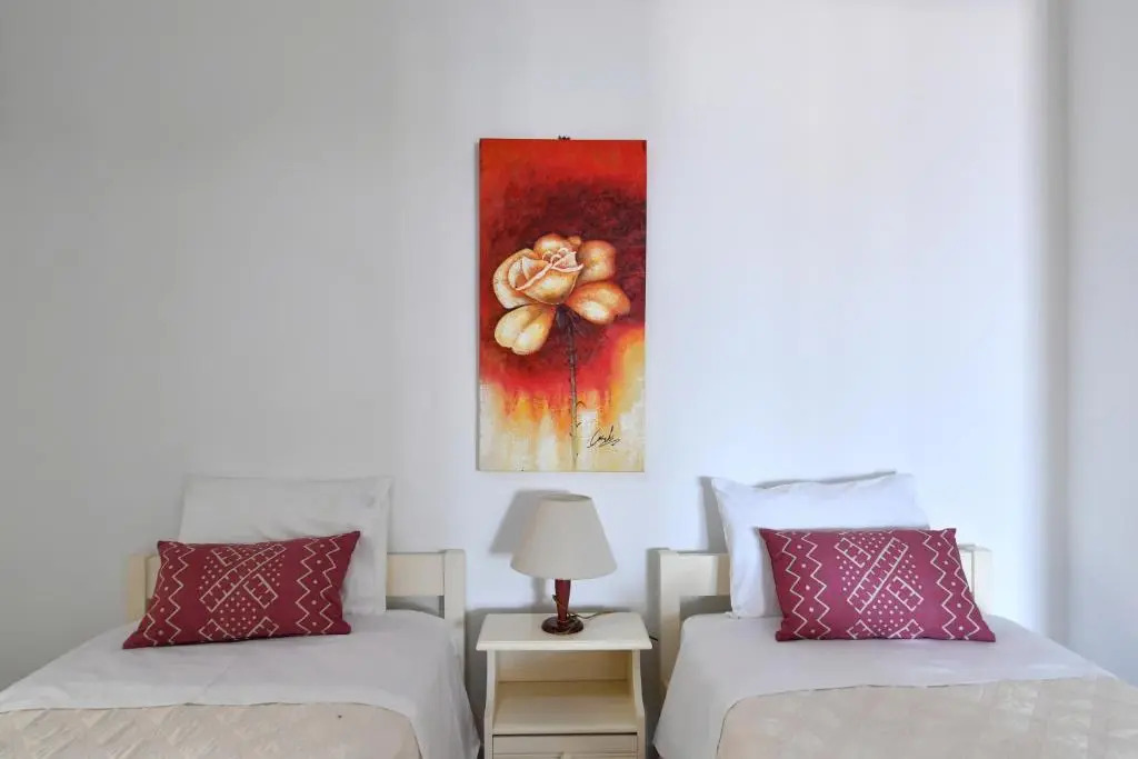 White Rooms Paros