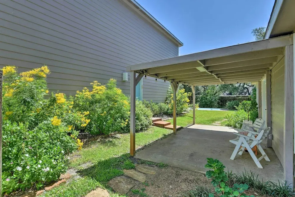 Outdoor Oasis & Grills: Ultimate Rockport Home!