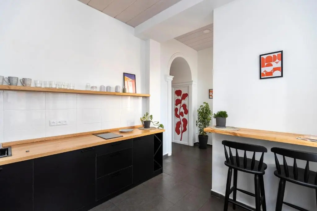 Light and Luxurious 2BR Apartment - by Wehost