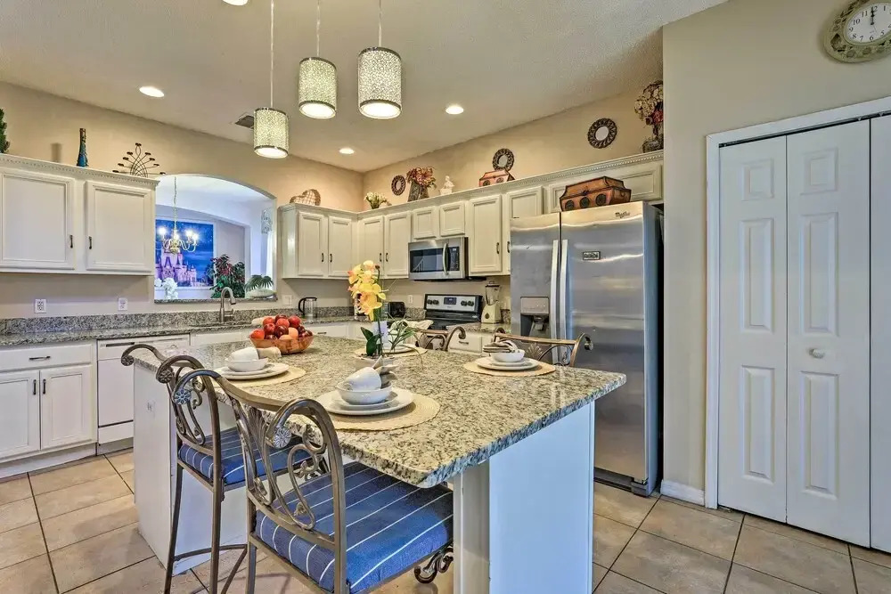 14 Mi to Disney Parks: Spacious Kissimmee Home