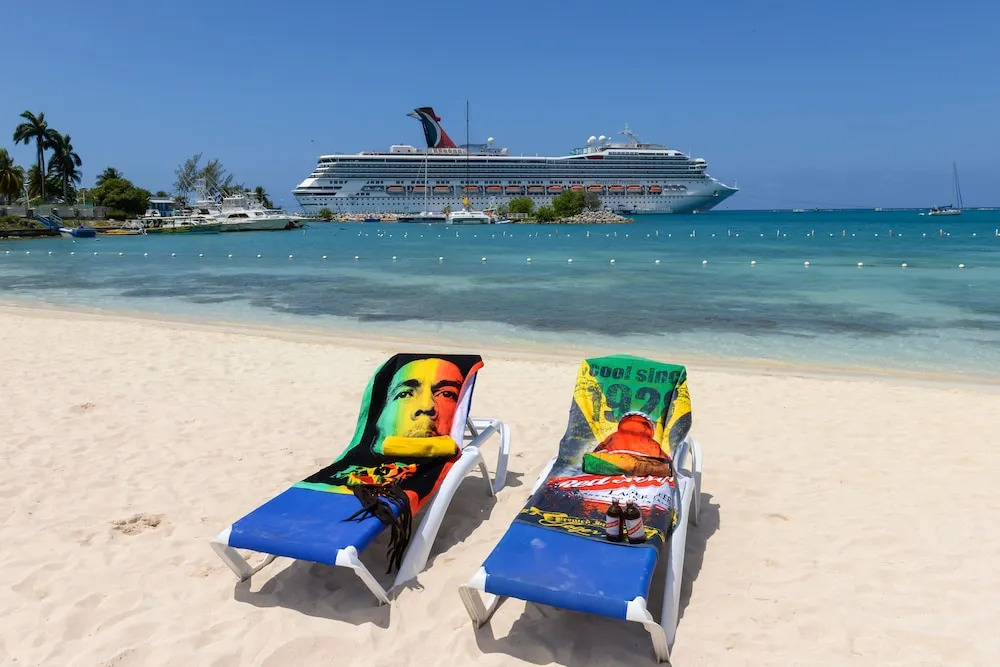 Private 2 Bedroom Beachfront Penthouse Condo Ocho Rios, Jamaica