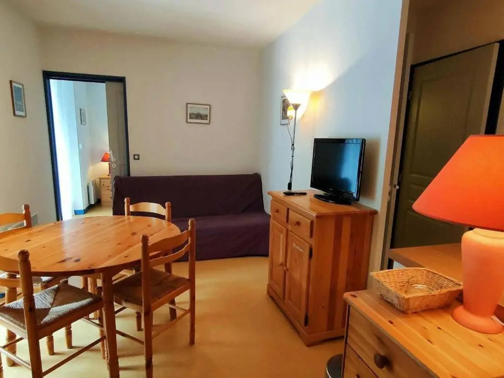 Appartement Cauterets, 2 pièces, 4 personnes - FR-1-234-148