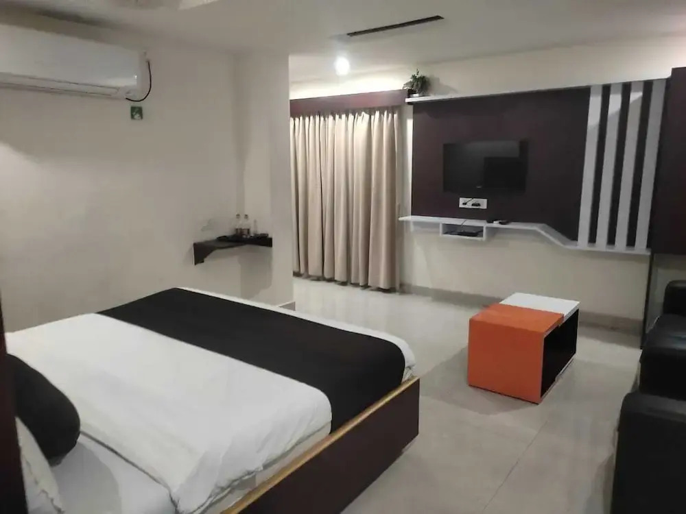 HoTEL NARMADA GRAND