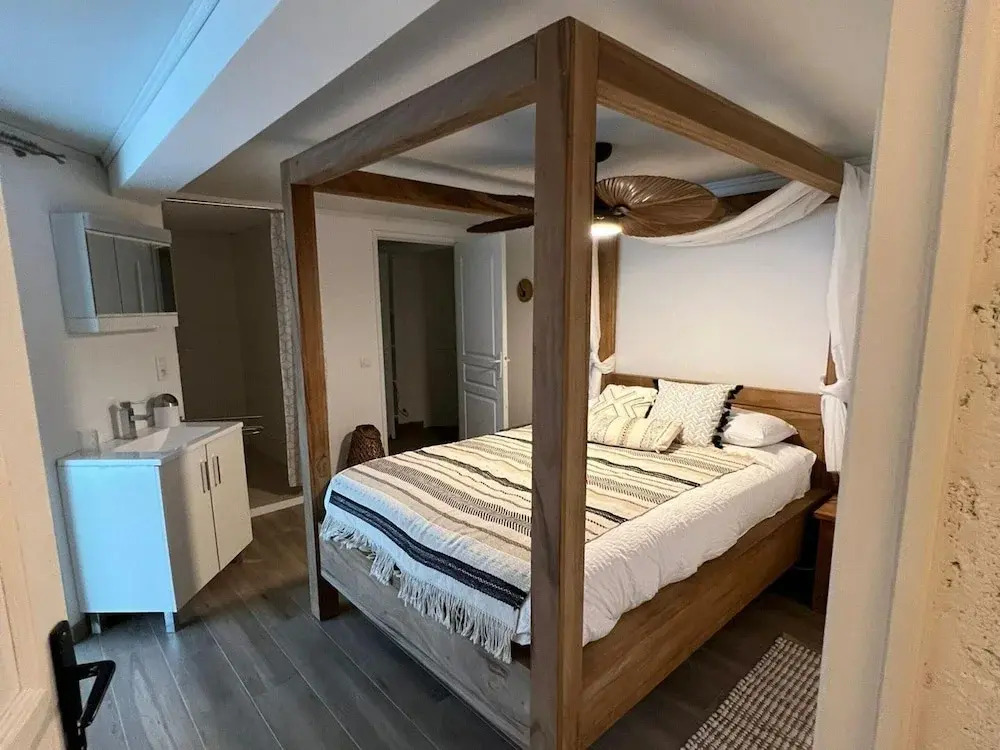 Holiday Home in Dordogne with Pool & Bubble Bath