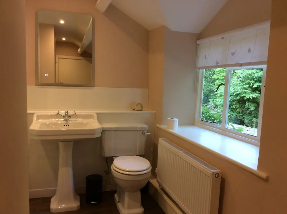 4-bedroom Riverside House With Garden Near Denbigh