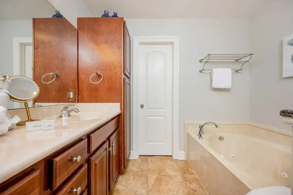 The Oasis 1712 Formerly Phoenix West Ii 1712 4 Bedroom Condo