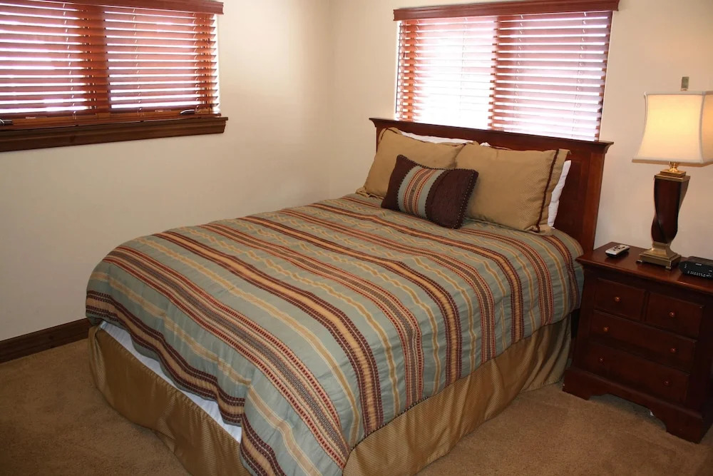 Highland Greens 17 By Peak Property Management