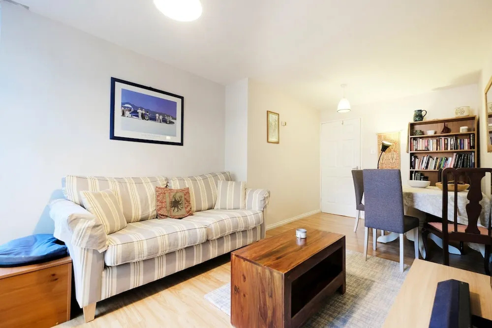Fantastic, Spacious 1BR Garden Flat With BBQ