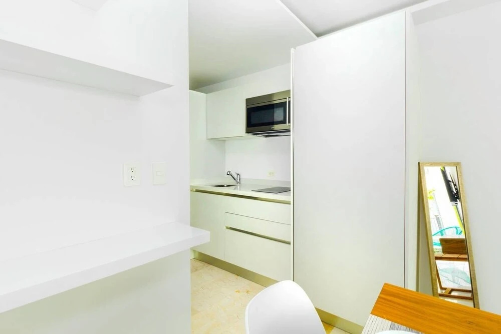 Amazing Studio, Steps to Beach, AC, Best Location