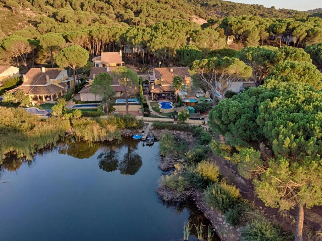 Holiday home in the middle of nature 1