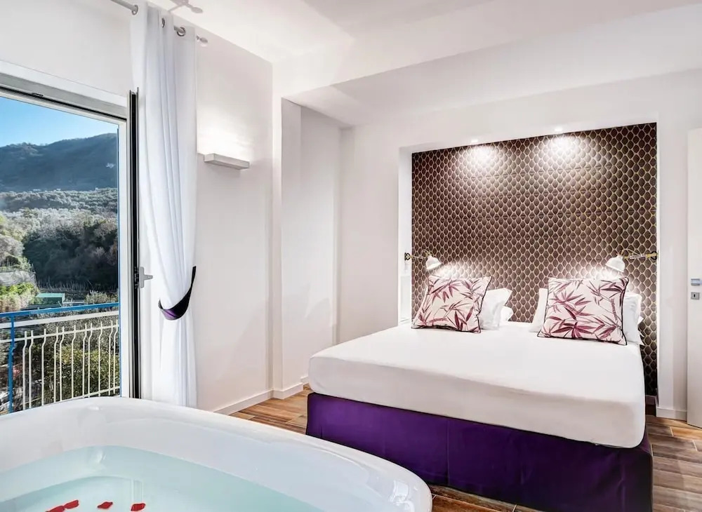 Sorrento Lux Suites - Blue